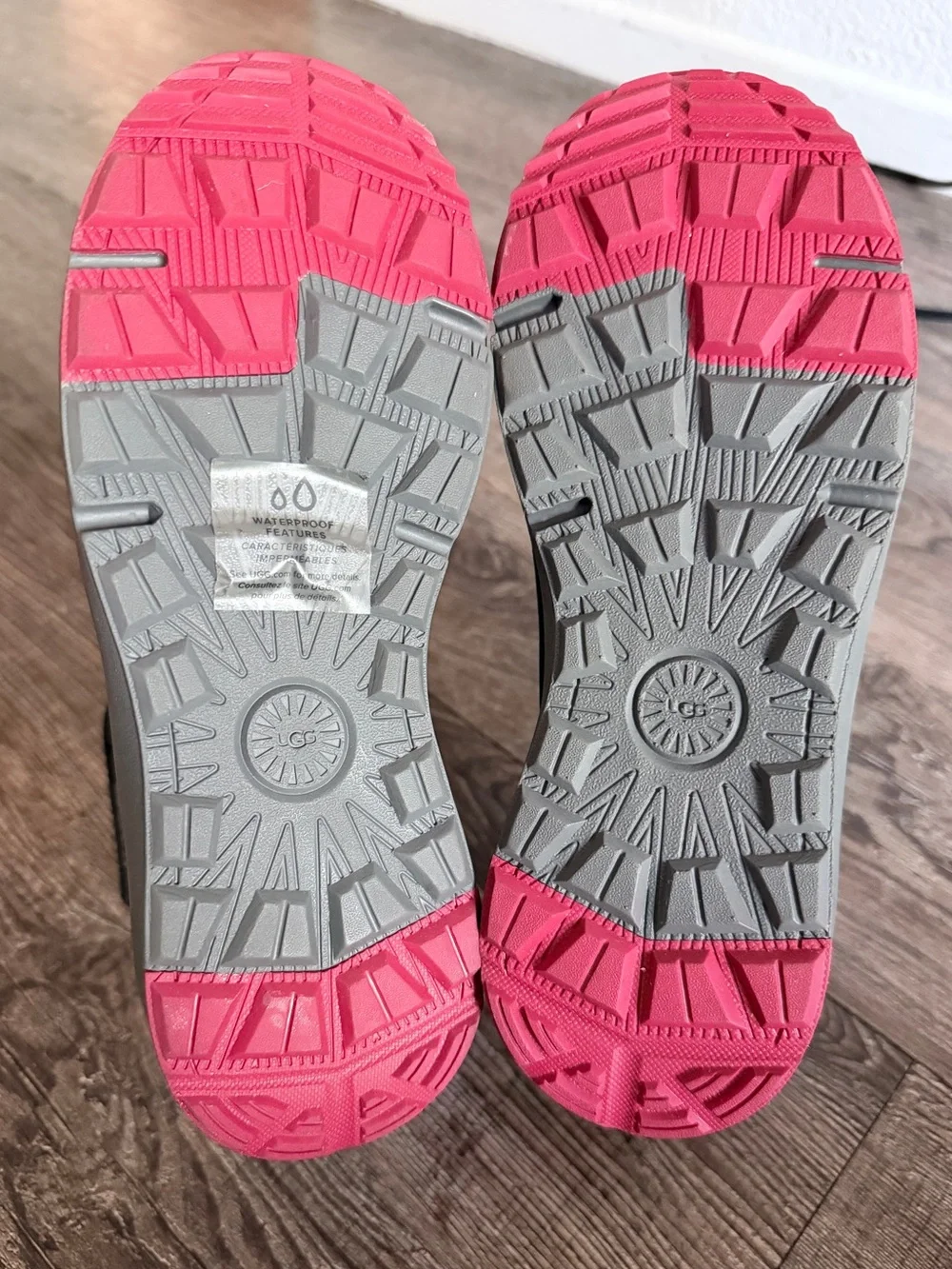 UGG Kids Arren Weather boots , Us size 5